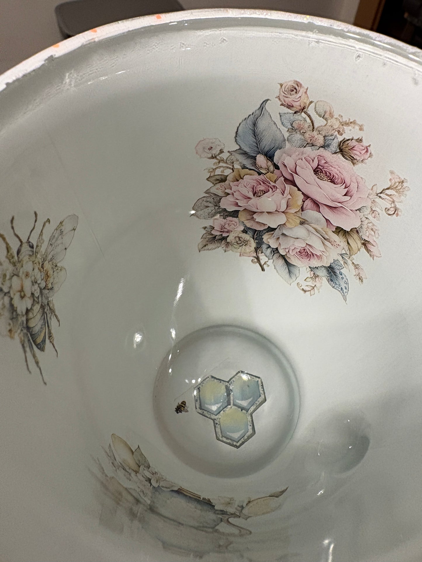 White and pink glow elegance mug